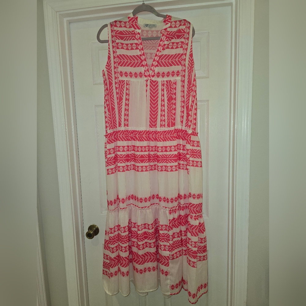 Elegant Pink and White Patterned Maxi Dress
